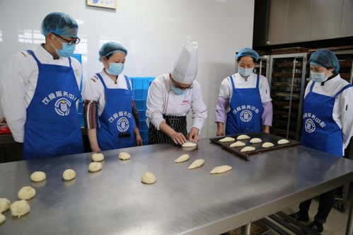 合肥工業(yè)大學(xué)飲食服務(wù)中心一行赴我校糕點廠開展餐飲服務(wù)調(diào)研學(xué)習(xí)交流活動